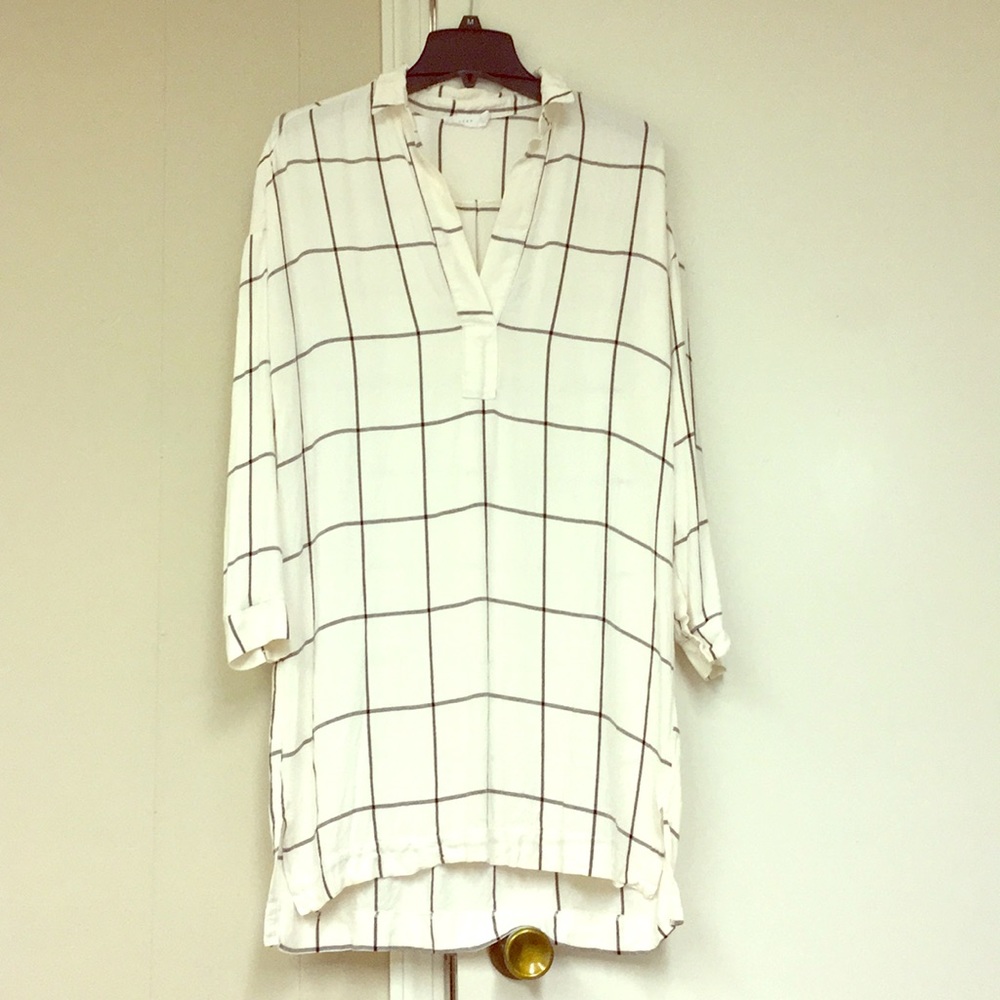 A simple dress with many ways to dress it up!